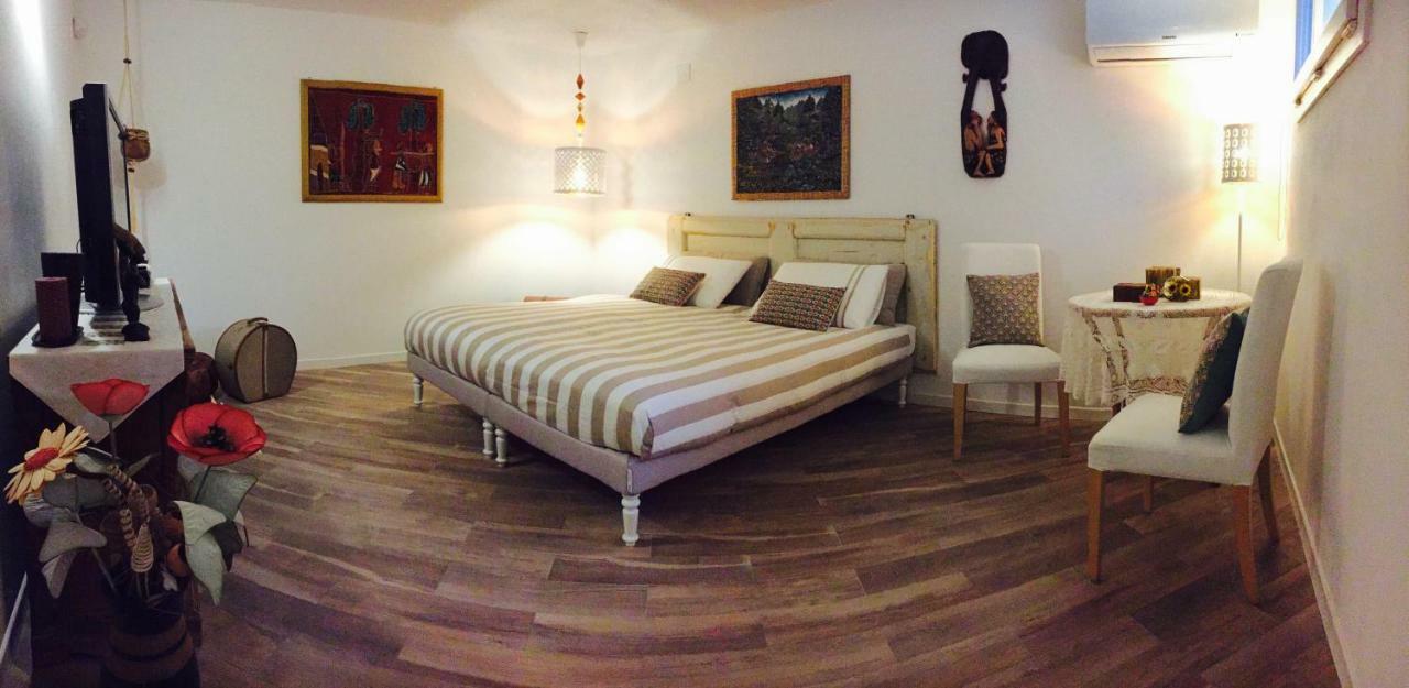 A Casa Di Esther Bologna Exteriör bild